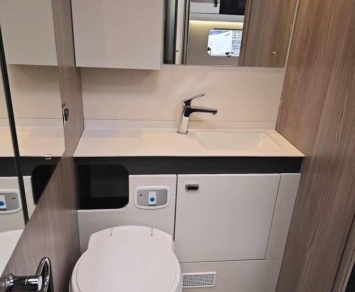 2025 SWIFT ESCAPE 640 WASHROOM