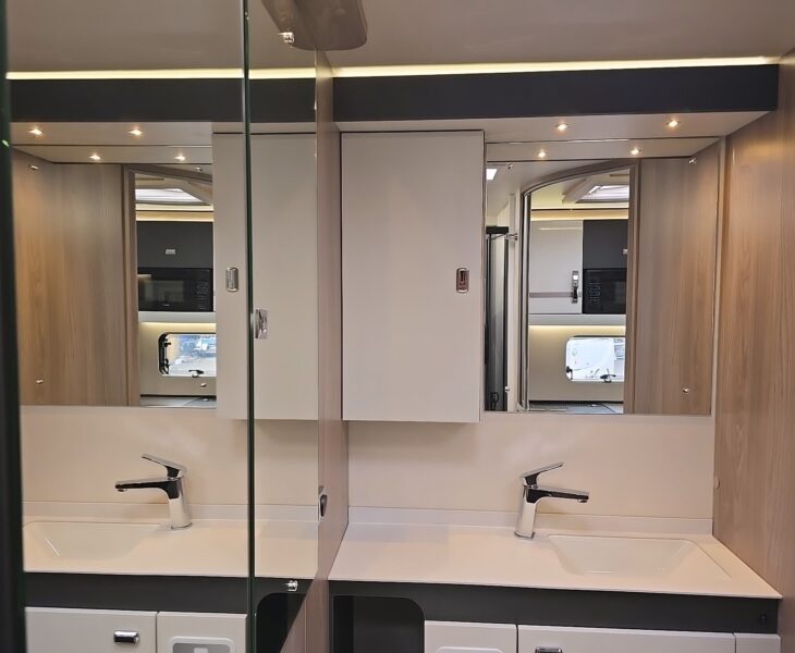 2025 SWIFT ESCAPE 640 WASHROOM