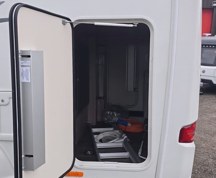 2025 SWIFT ESCAPE 640 GARAGE