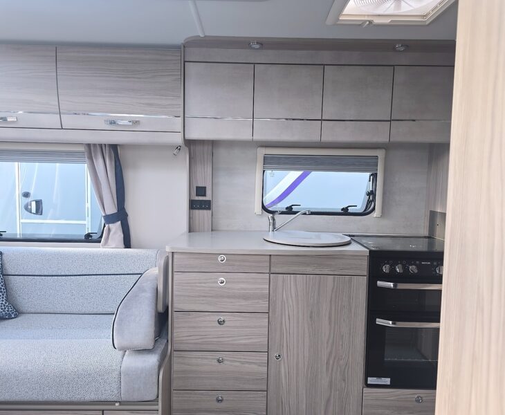 2024 ELDDIS CHATSWORTH 868 6 BERTH CARAVAN