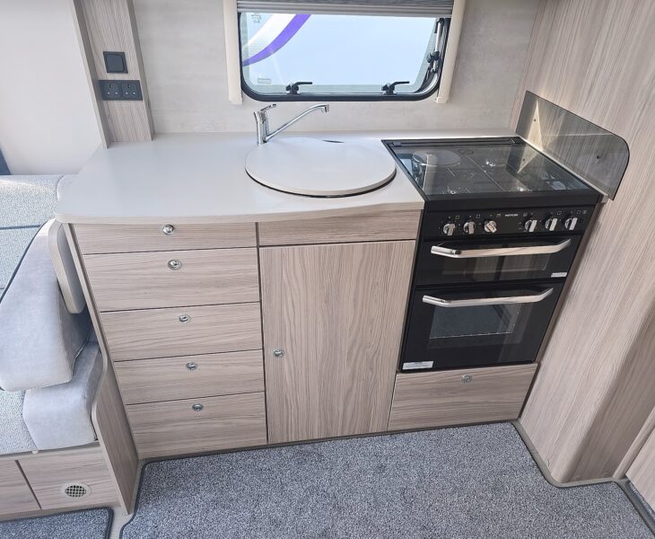 2024 ELDDIS CHATSWORTH 868 6 BERTH CARAVAN