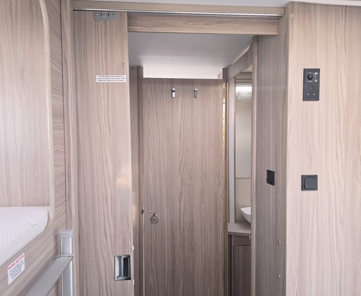 2024 ELDDIS CHATSWORTH 868 6 BERTH CARAVAN