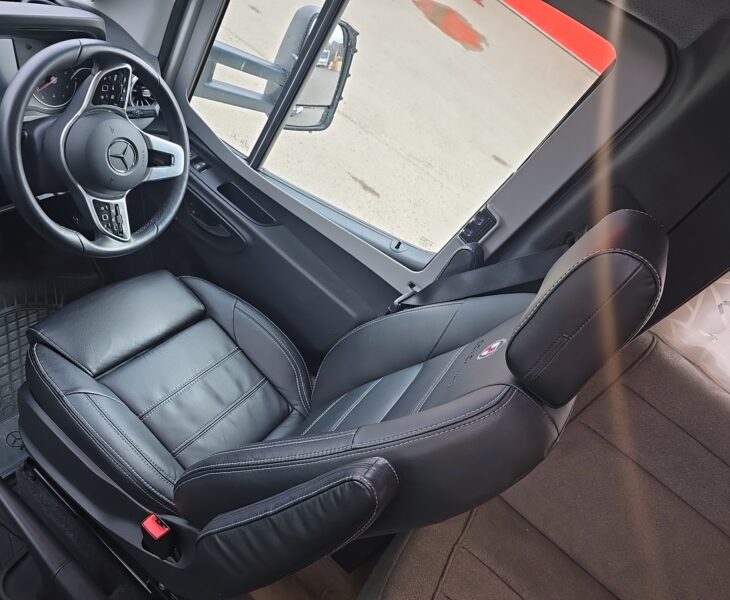 2023 COACHMAN TRAVEL MASTER 545 CAB