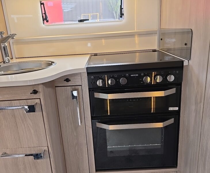 2023 COACHMAN TRAVEL MASTER 545 COOKER