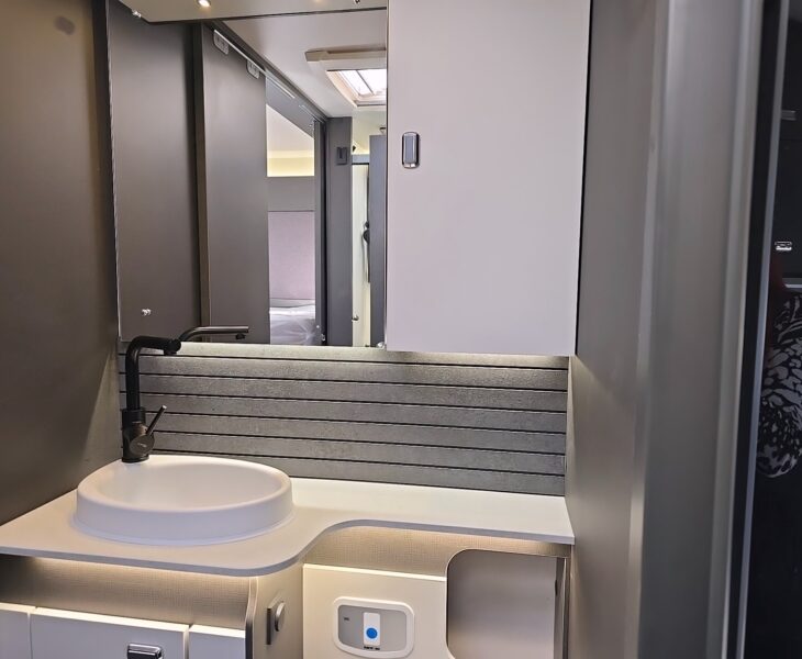 2026 SWIFT TREKKER 584 INTERIOR