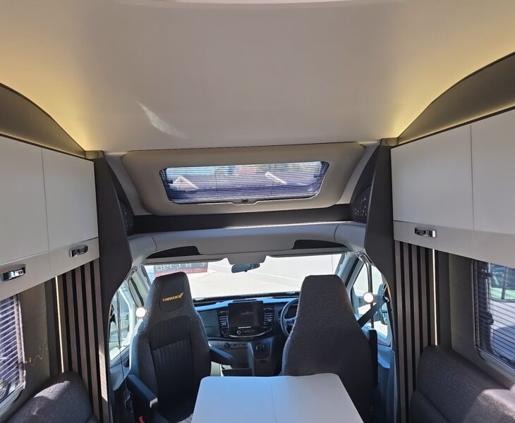 2026 SWIFT TREKKER 584 INTERIOR