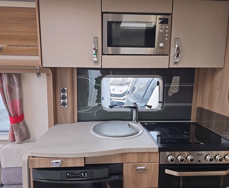 2018 SWIFT CHALLENGER 565 INTERNAL