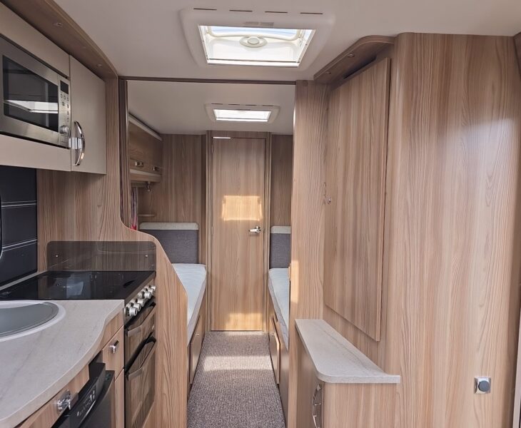 2018 SWIFT CHALLENGER 565 INTERNAL