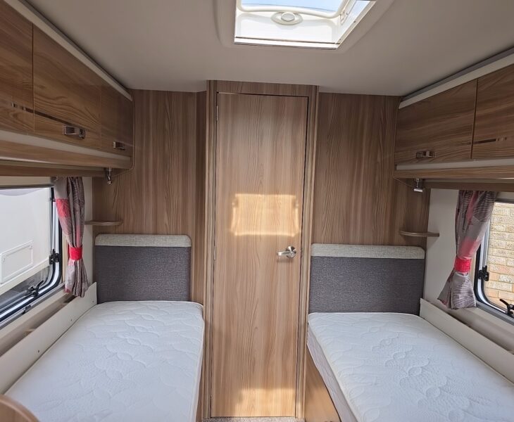 2018 SWIFT CHALLENGER 565 INTERNAL