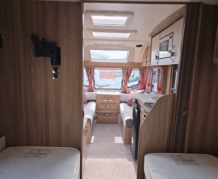 2018 SWIFT CHALLENGER 565 INTERNAL