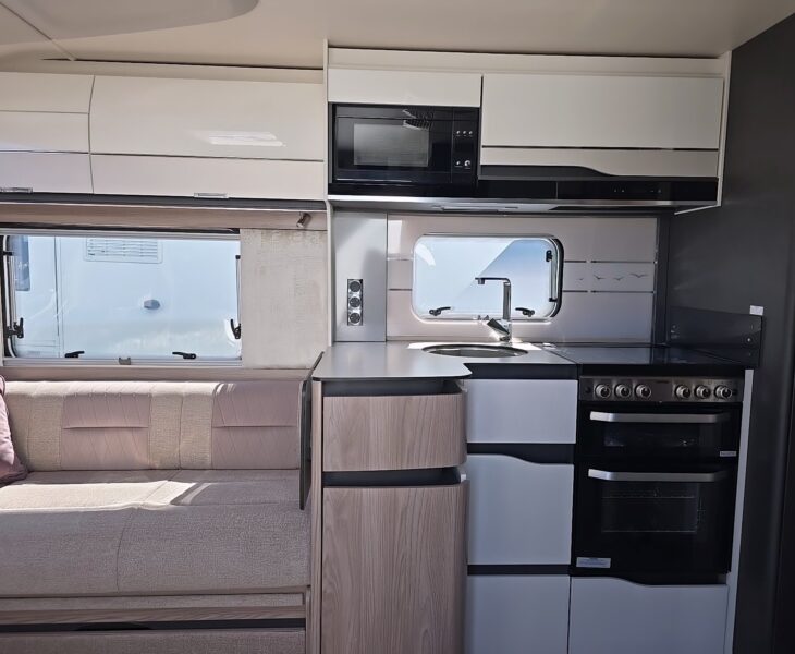 2024 SWIFT ELEGANCE GRANDE 850