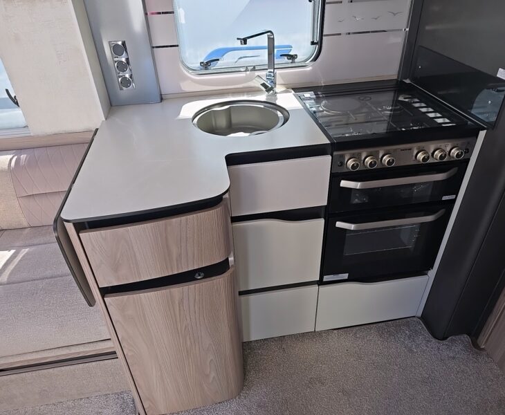 2024 SWIFT ELEGANCE GRANDE 850