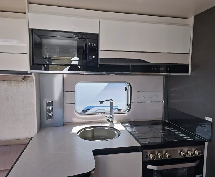 2024 SWIFT ELEGANCE GRANDE 850