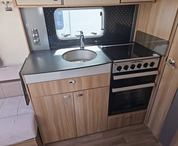 2019 SWIFT ELEGANCE 560