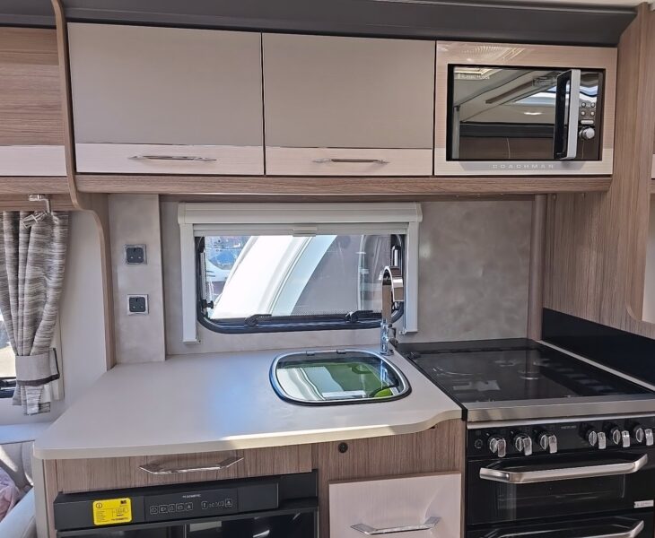2020 COACHMAN VIP 565