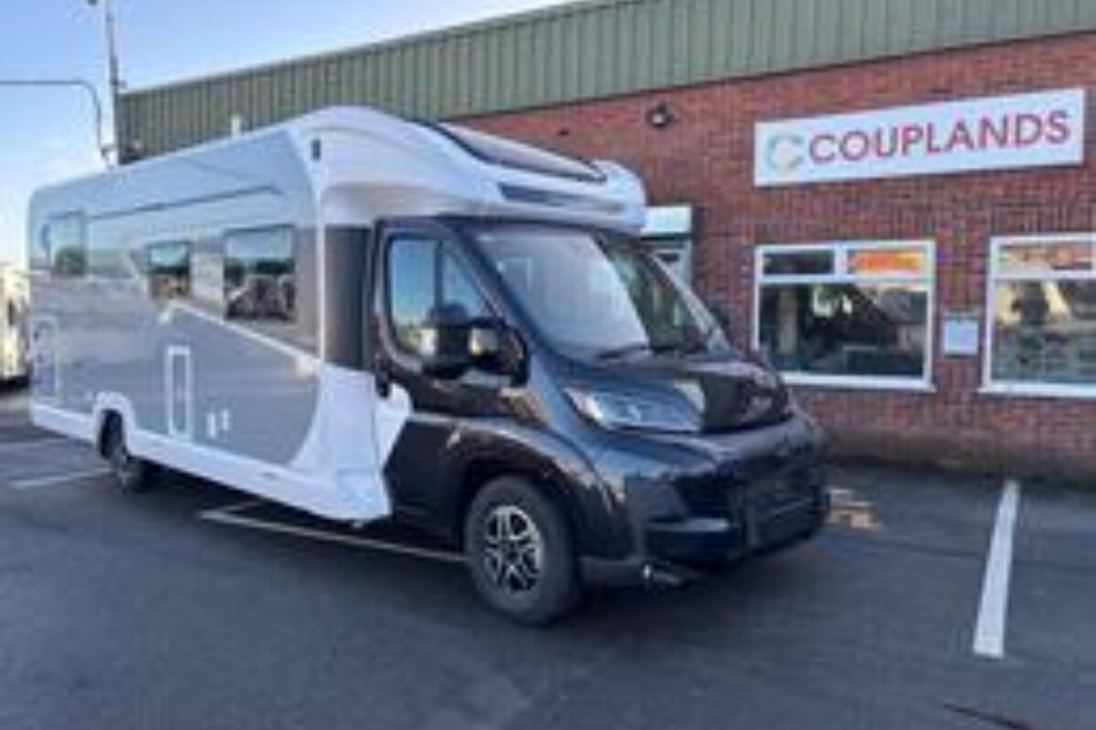 New Bailey Autograph 79-4i 2026 front offside