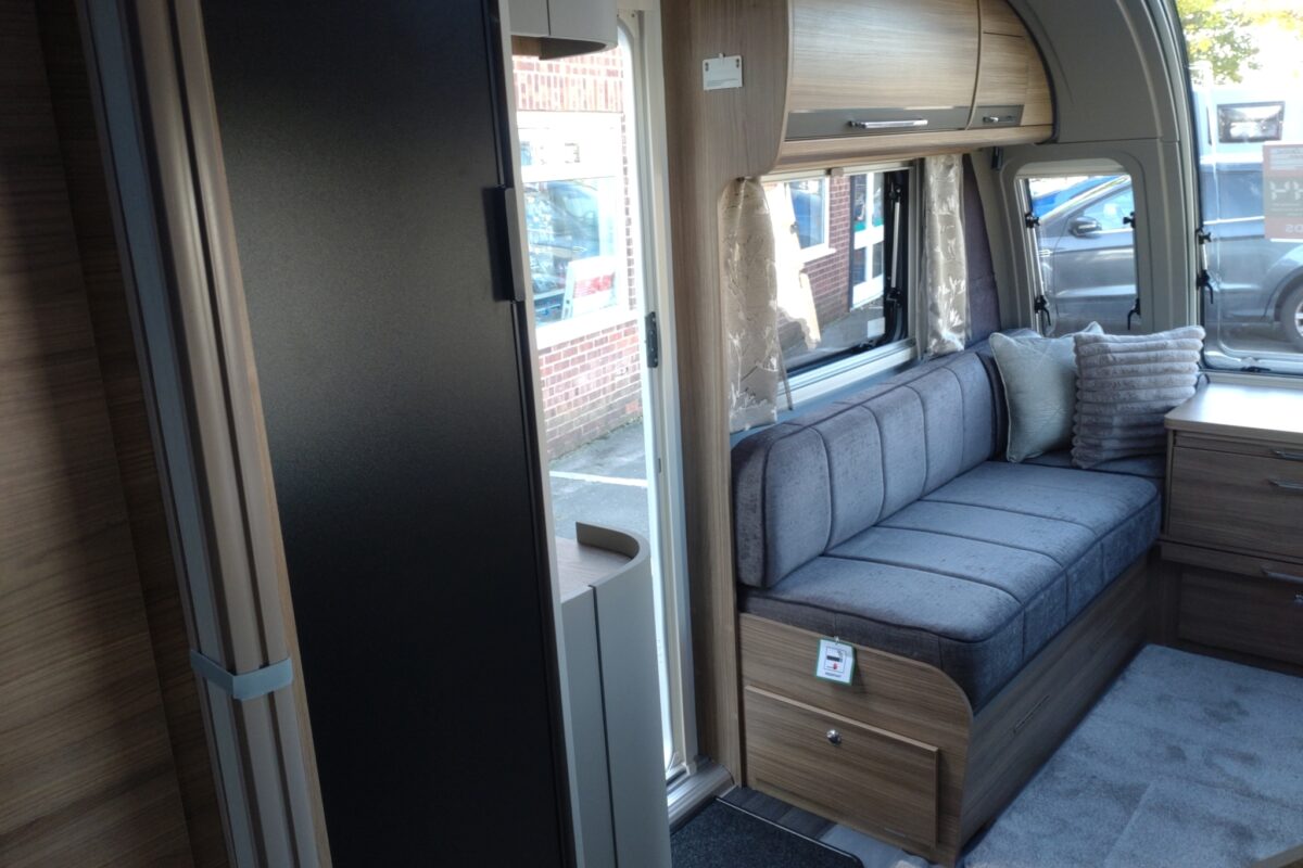 2026 Bailey Unicorn Deluxe Vigo Interior