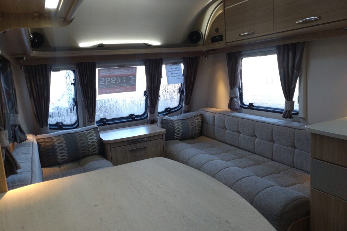 2016 Coachman Vision 450 Interior