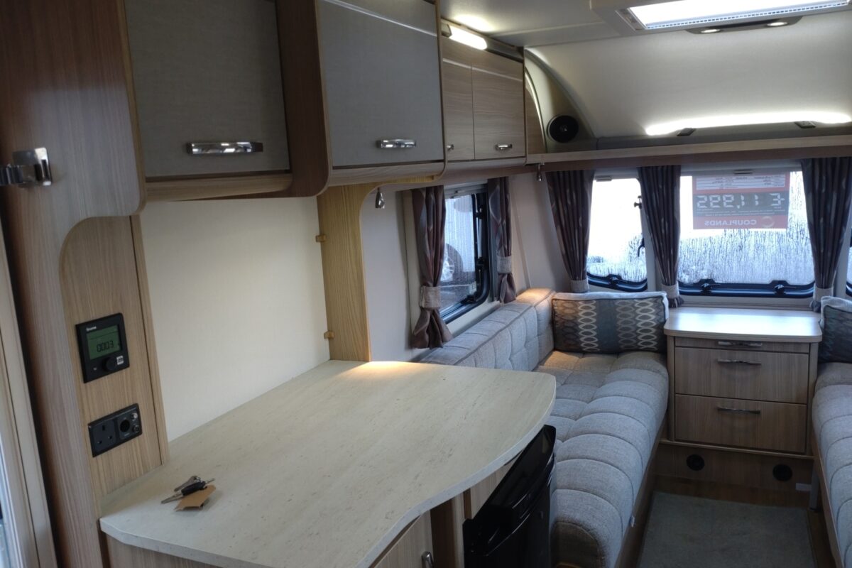 2016 Coachman Vision 450 Interior