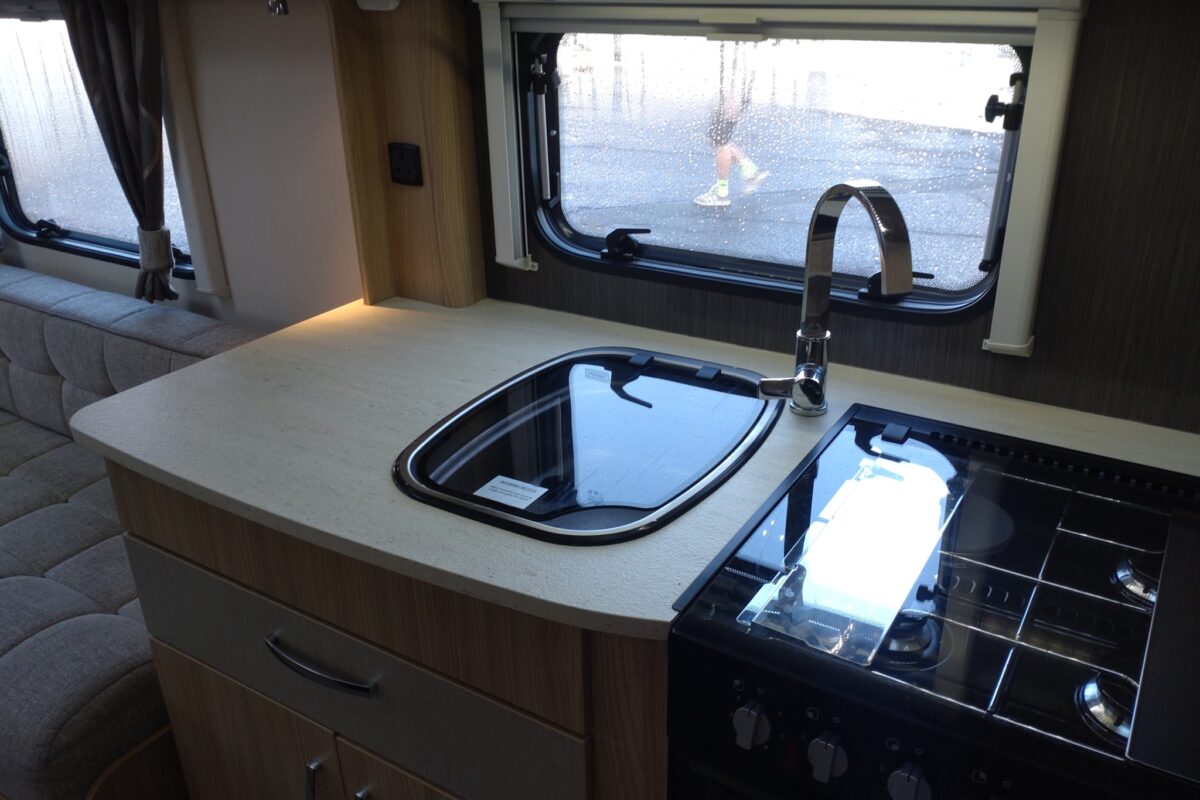 2016 Coachman Vision 450 Interior