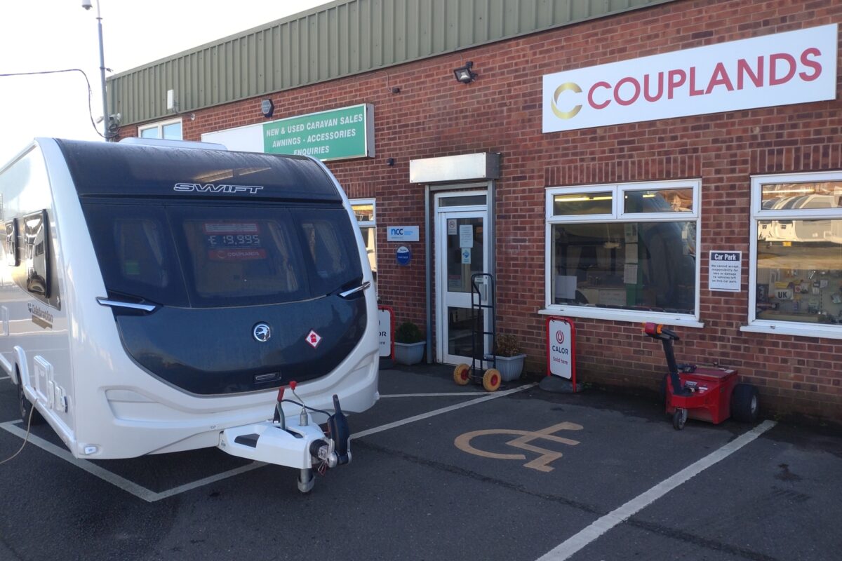 2023 Swift Celebration 480 Front