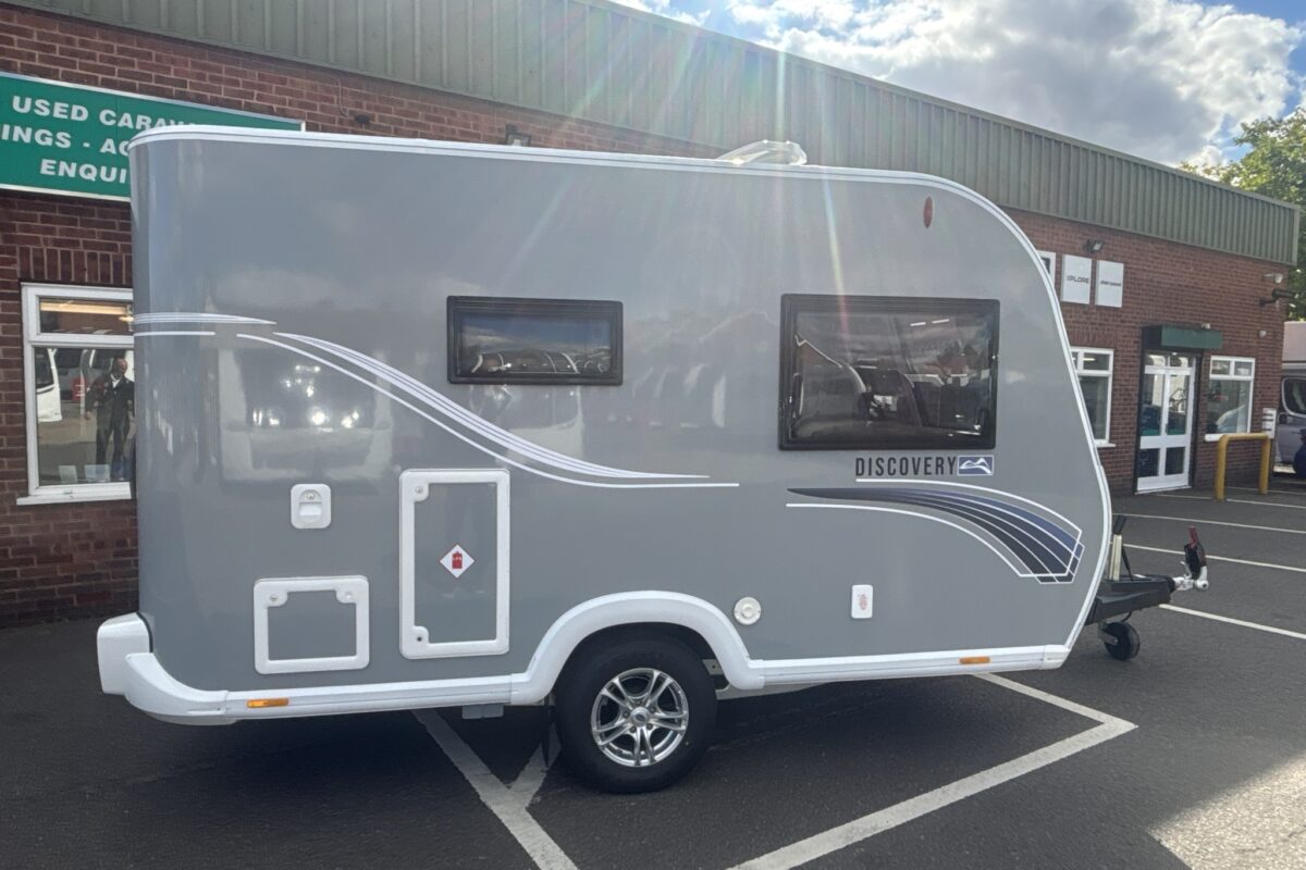 2026 Bailey Discovery D4-2 Side view