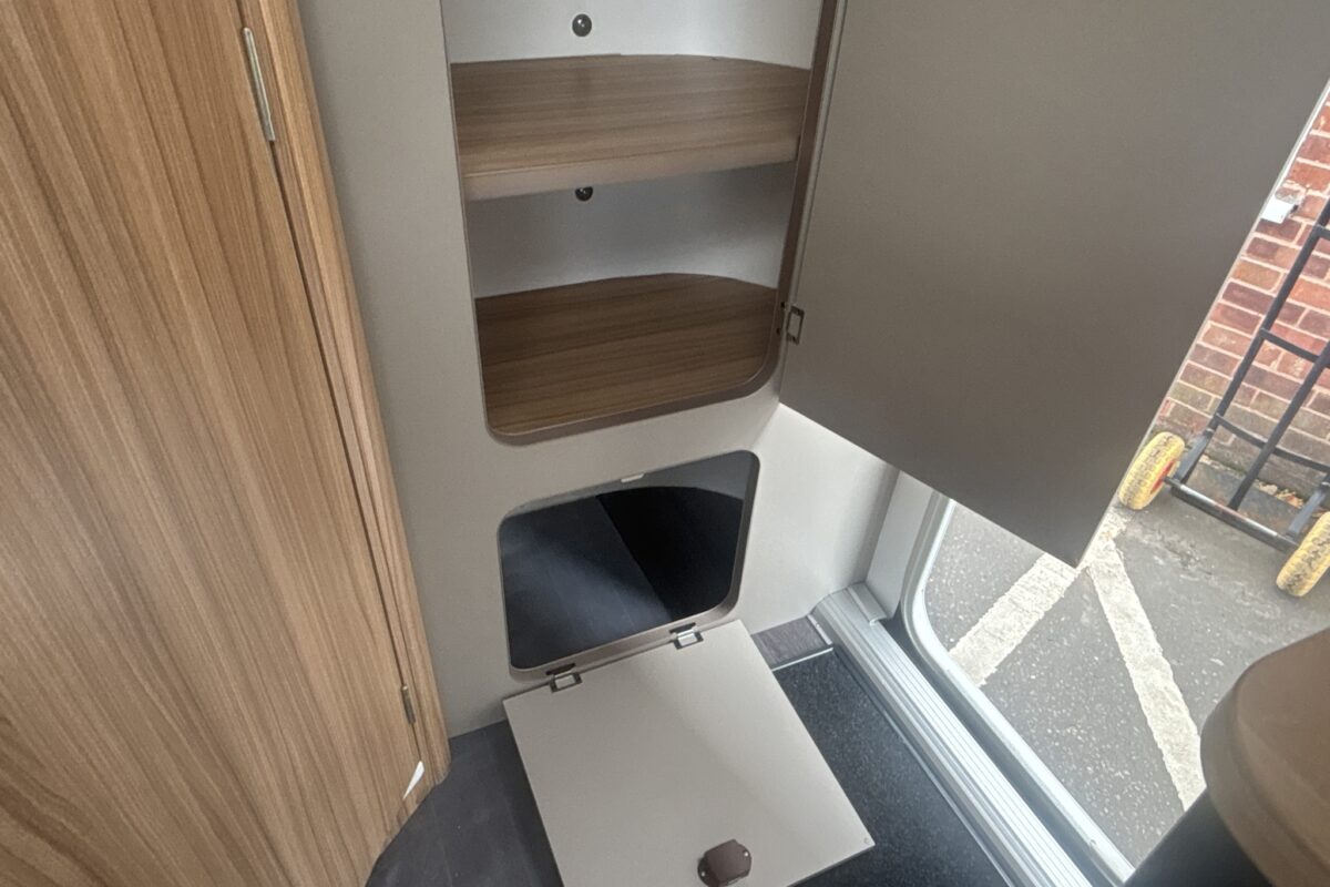 2026 Bailey Discovery D4-2 storage