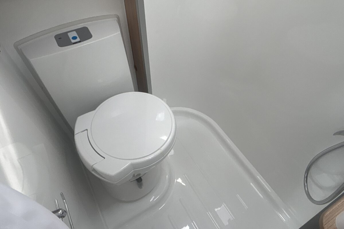 2026 Bailey Discovery D4-2 Cassette toilet