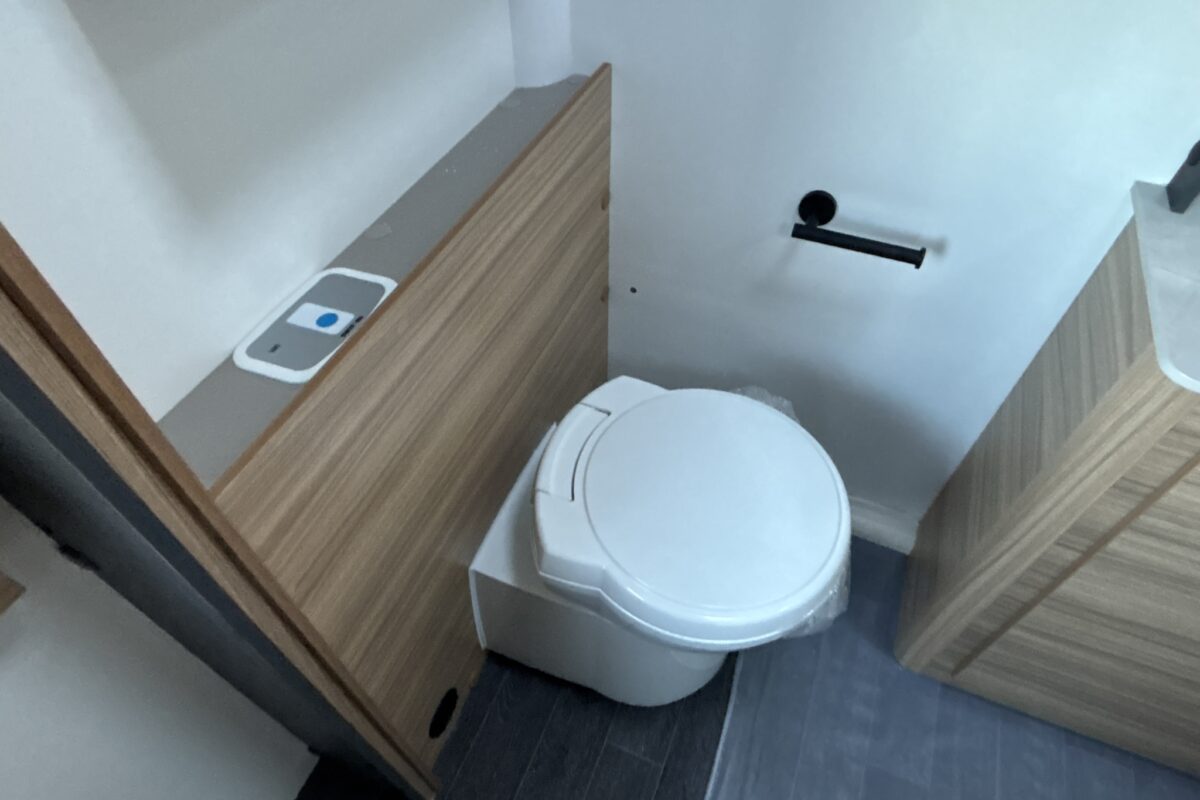 2026 Bailey Phoenix 644 Black Edition toilet