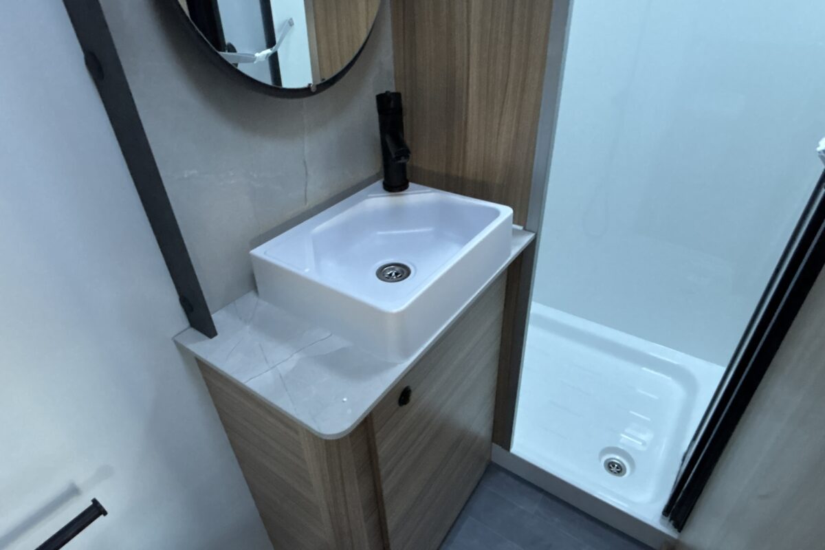 2026 Bailey Phoenix 644 Black Edition wash basin