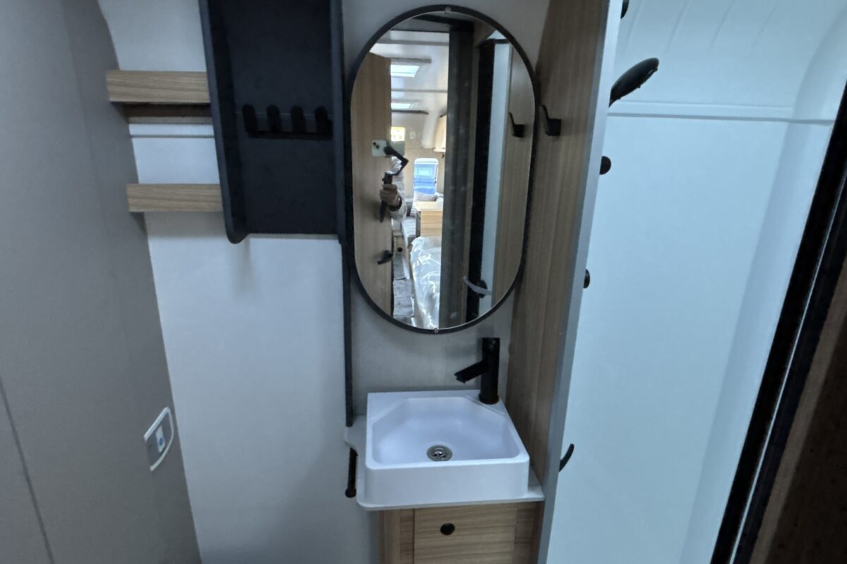 2026 Bailey Phoenix 642 Black Edition washroom