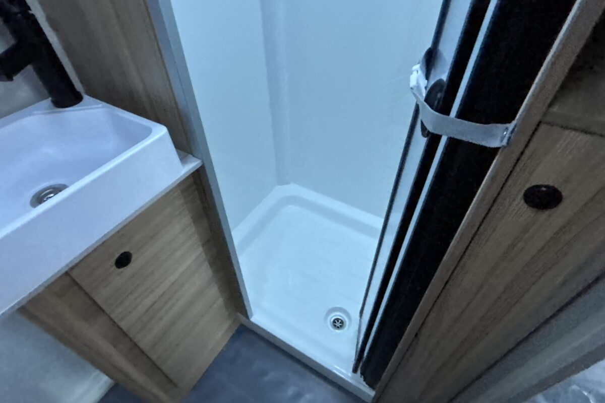 2026 Bailey Phoenix 642 Black Edition shower