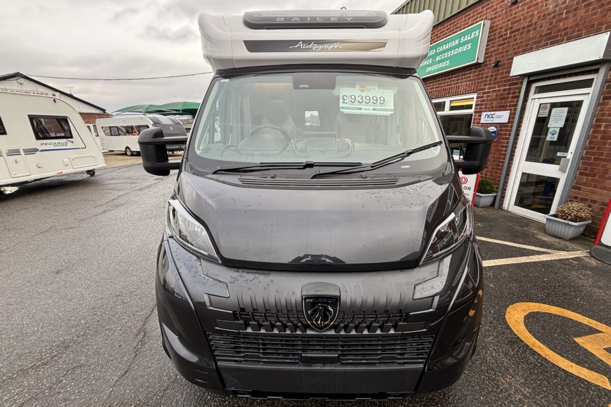 New Bailey Autograph 81-5 2026 front price