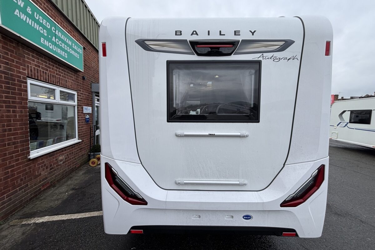 New Bailey Autograph 81-5 2026 rear