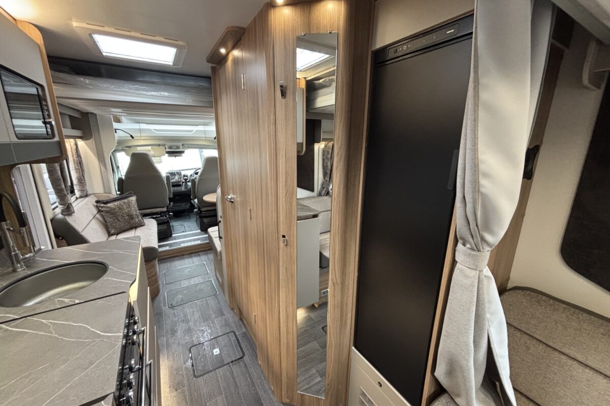 New Bailey Autograph 81-5 2026 internal