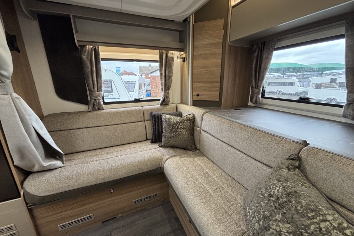 New Bailey Autograph 81-5 2026 rear lounge offside