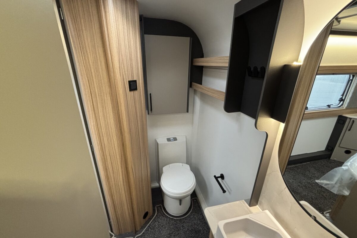 2026 Bailey Pegasus Grande Brindisi Black Edition toilet