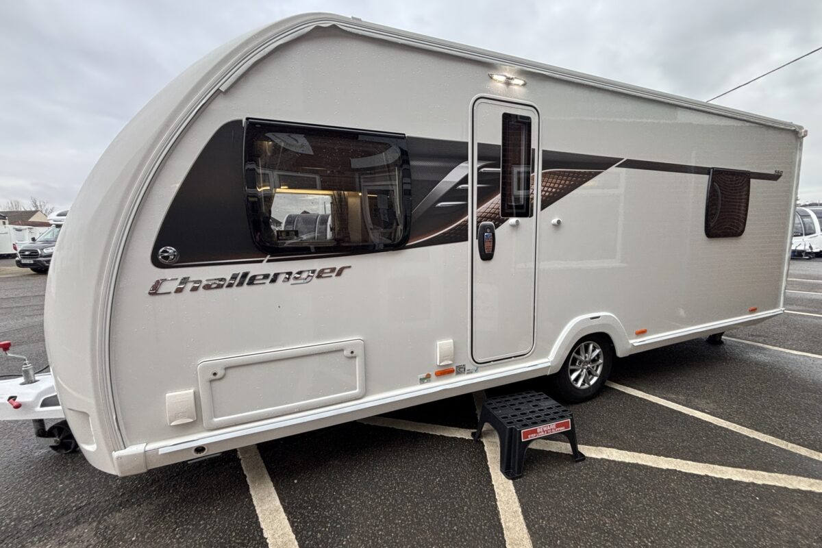 Swift Challenger 560 2022 NEARSIDE