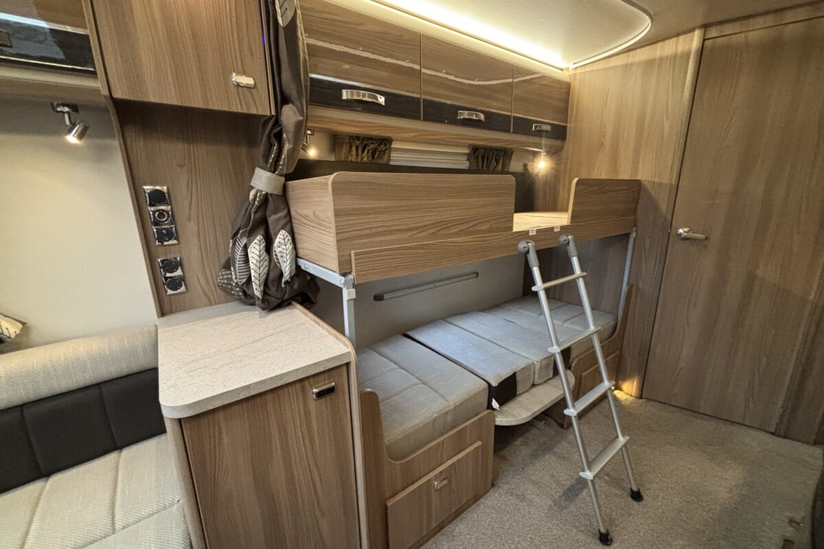 Swift Conqueror 530 2016 BUNK BEDS