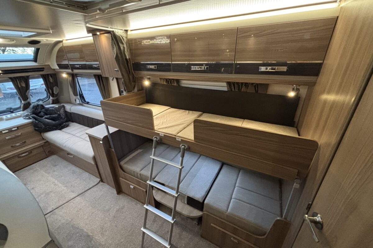 Swift Conqueror 530 2016 BUNK BEDS