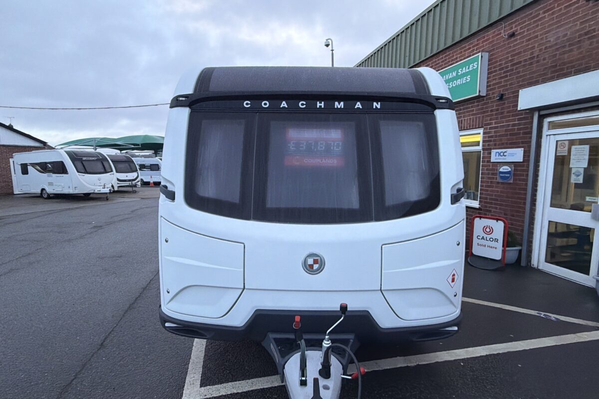 26 Coachman VIP 575 front