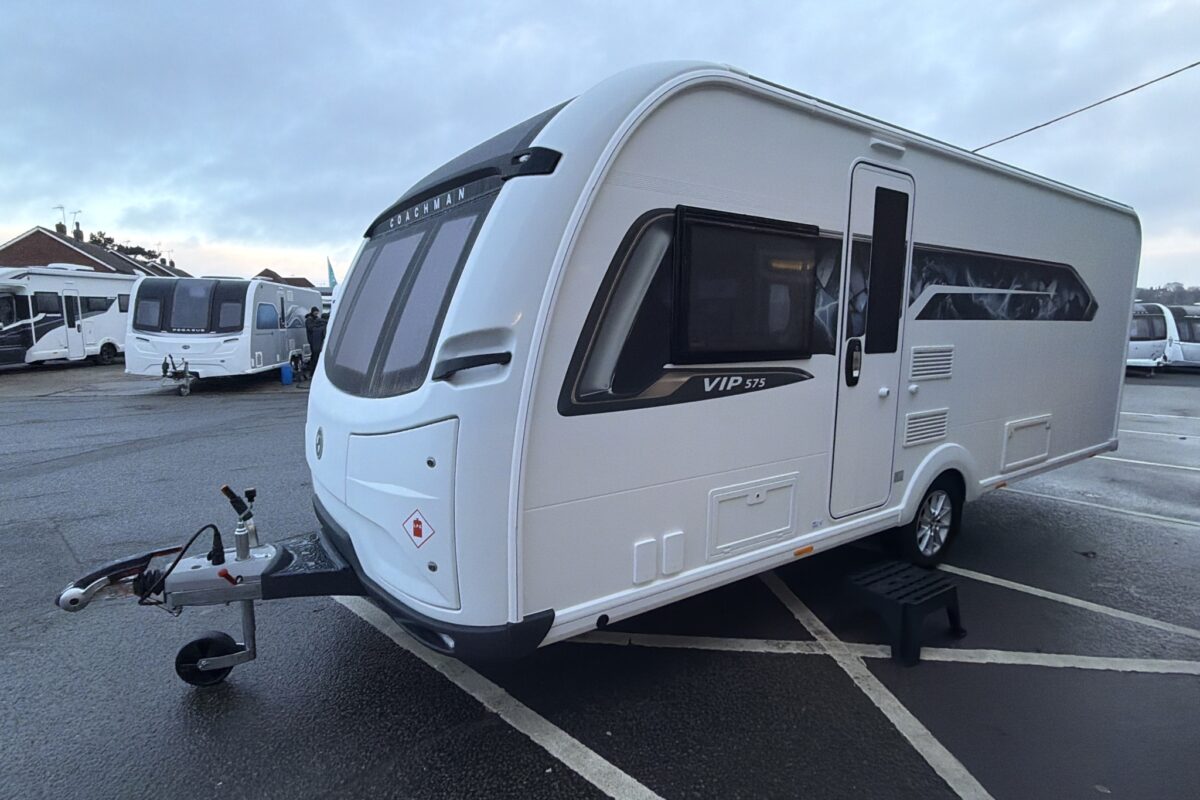 26 Coachman VIP 575 nearside