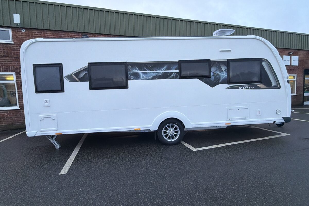 26 Coachman VIP 575 offside side view