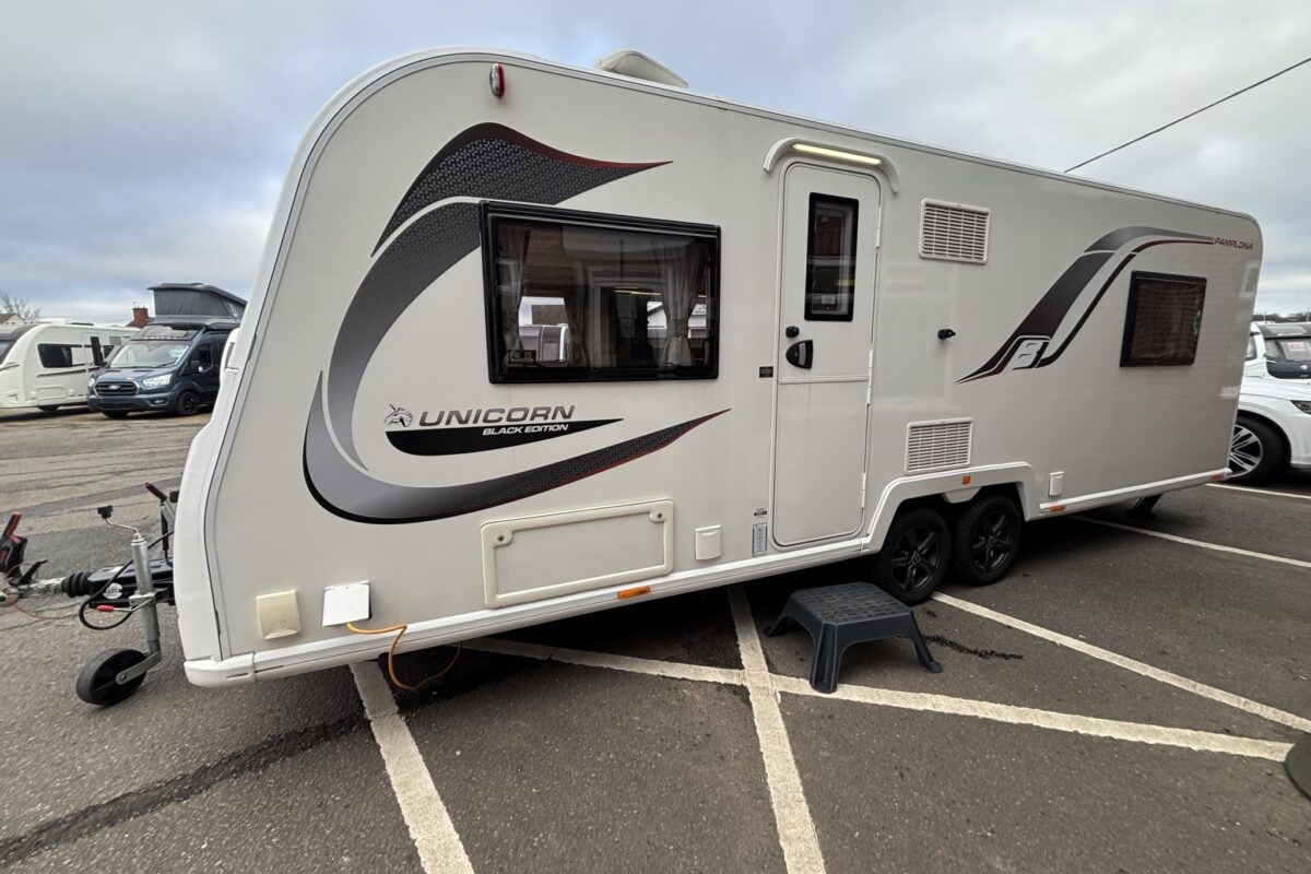 2021 Bailey Unicorn Pamplona Black Edition NEARSIDE