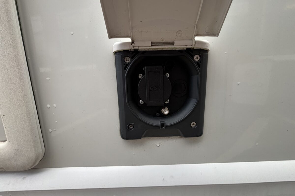 2021 Bailey Unicorn Pamplona Black Edition EXTERNAL 240V SOCKET