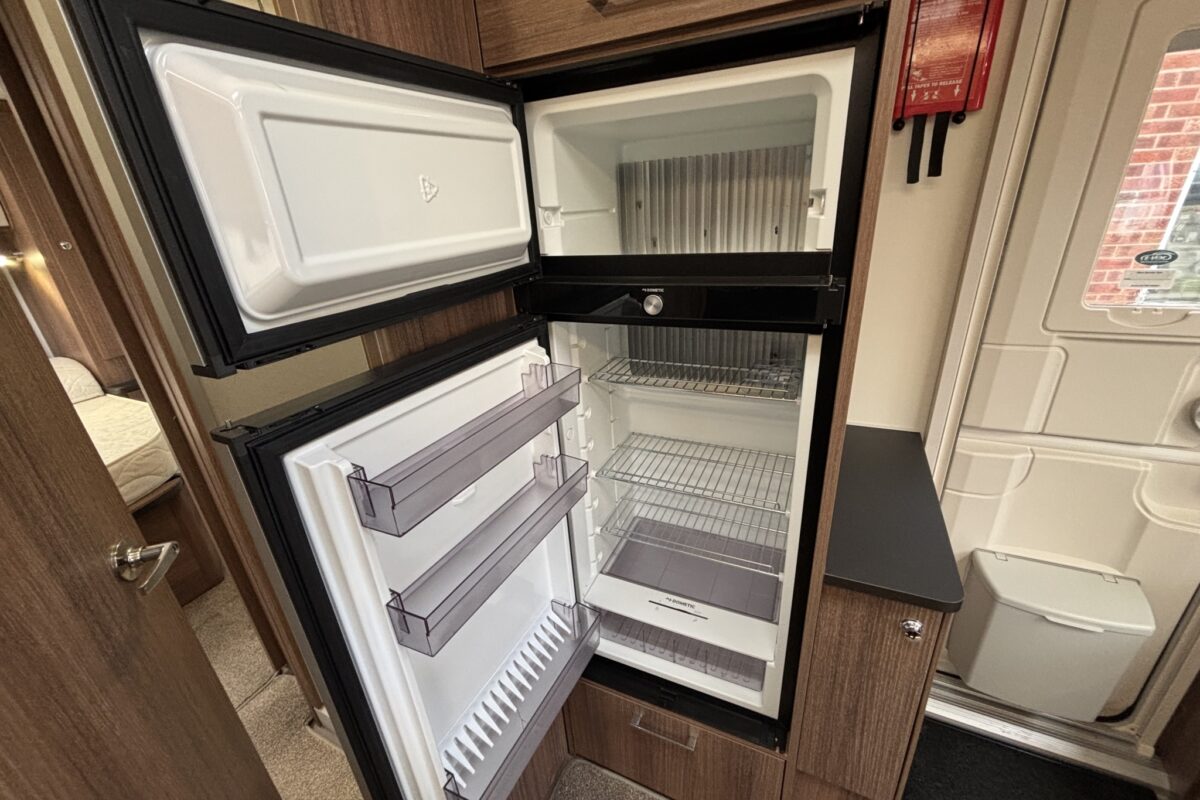 2021 Bailey Unicorn Pamplona Black Edition FRIDGE FREEZER