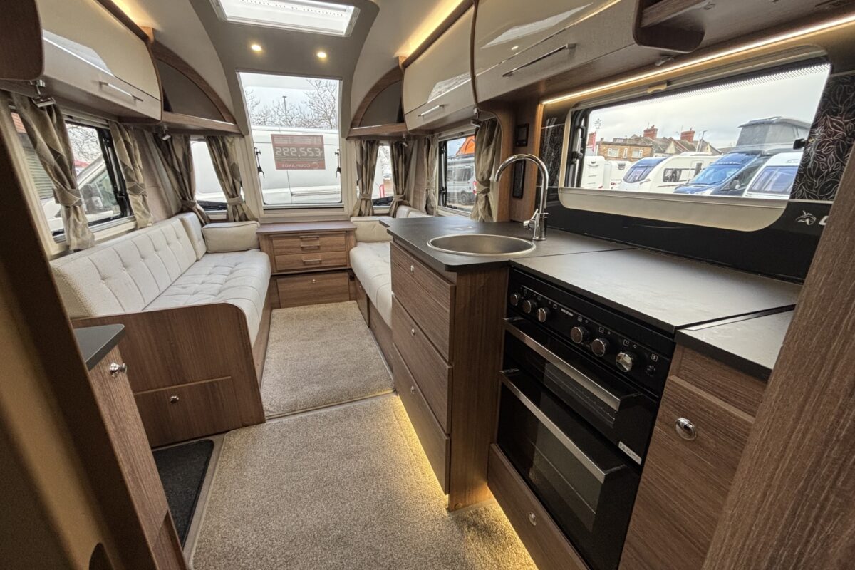 2021 Bailey Unicorn Pamplona Black Edition VIEW TO FRONT