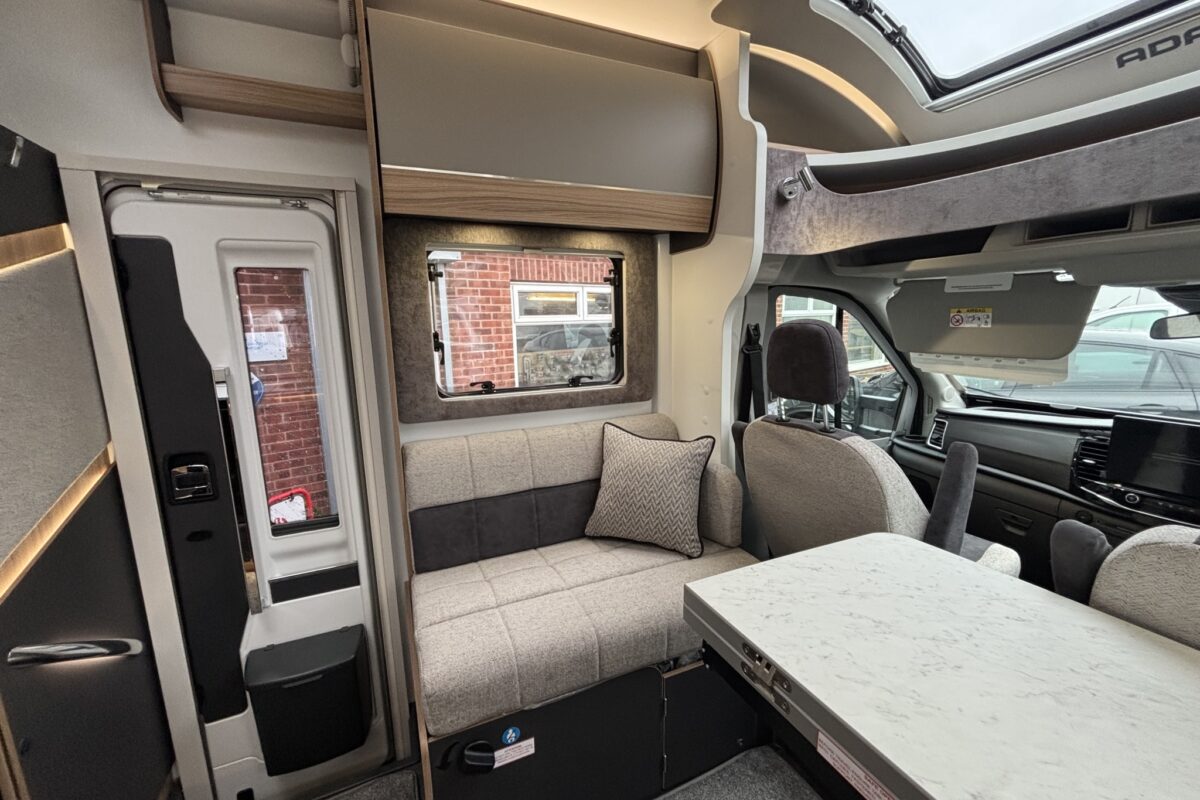 NEW Bailey Adamo 75-4T NEARSIDE LOUNGE