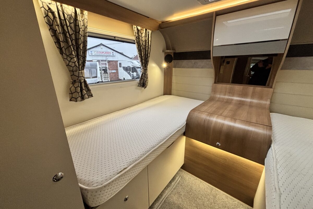 Bailey Autograph 79-4T 2020 BEDROOM