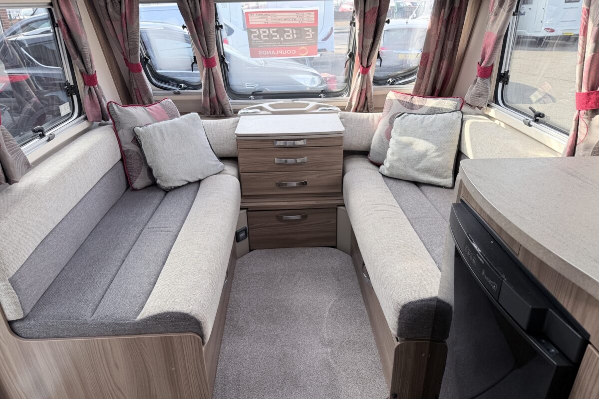 2017 Swift Challenger 580 Interior
